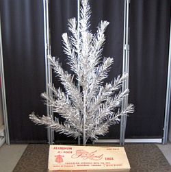 Aluminum-Christmas-Tree.jpg