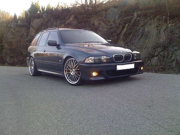 BMW523iTouring2e.jpg